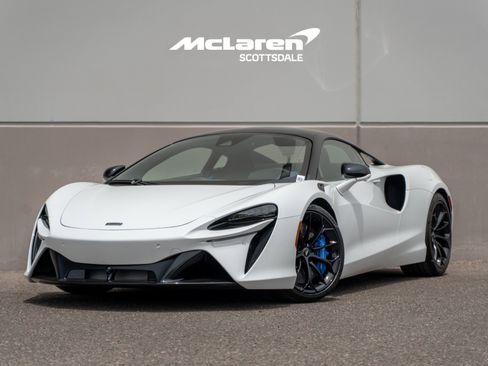 New 2026 McLaren Artura RWD image 2