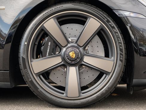 Used 2026 Porsche 911 Carrera GTS RWD image 15