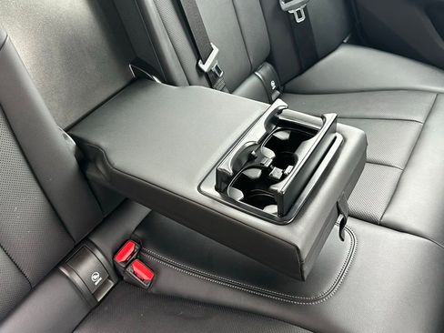 Used 2023 BMW 330i Sedan w/ Premium Package image 29