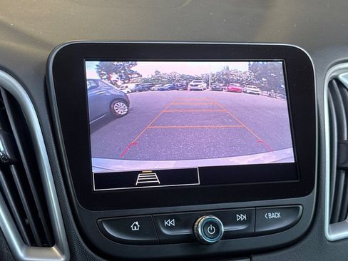 Used 2022 Chevrolet Malibu LT FWD image 17