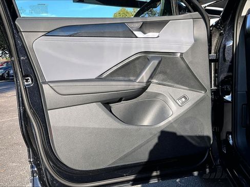 New 2026 Volkswagen Tiguan SE image 10