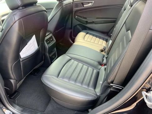 Used 2022 Ford Edge SEL image 11