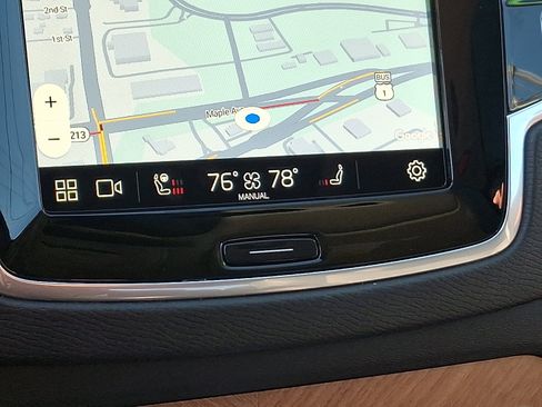 Used 2024 Volvo XC90 B6 Plus w/ Protection Package Premier image 17