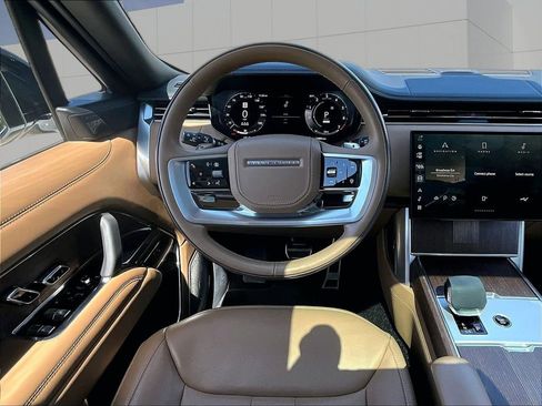 Used 2025 Land Rover Range Rover Autobiography AWD/4WD image 13