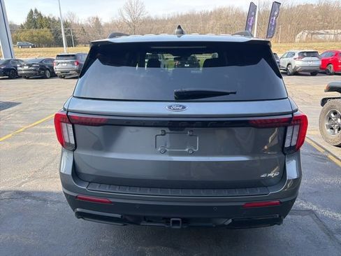 Used 2025 Ford Explorer ST-Line w/ ST-Line Street Pack image 6