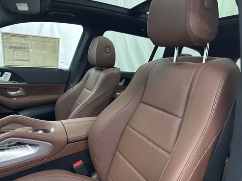 Used 2026 Mercedes-Benz GLS 450 4MATIC image 13
