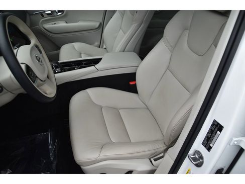 Used 2023 Volvo XC90 B6 Plus w/ Protection Package Premier AWD/4WD image 14