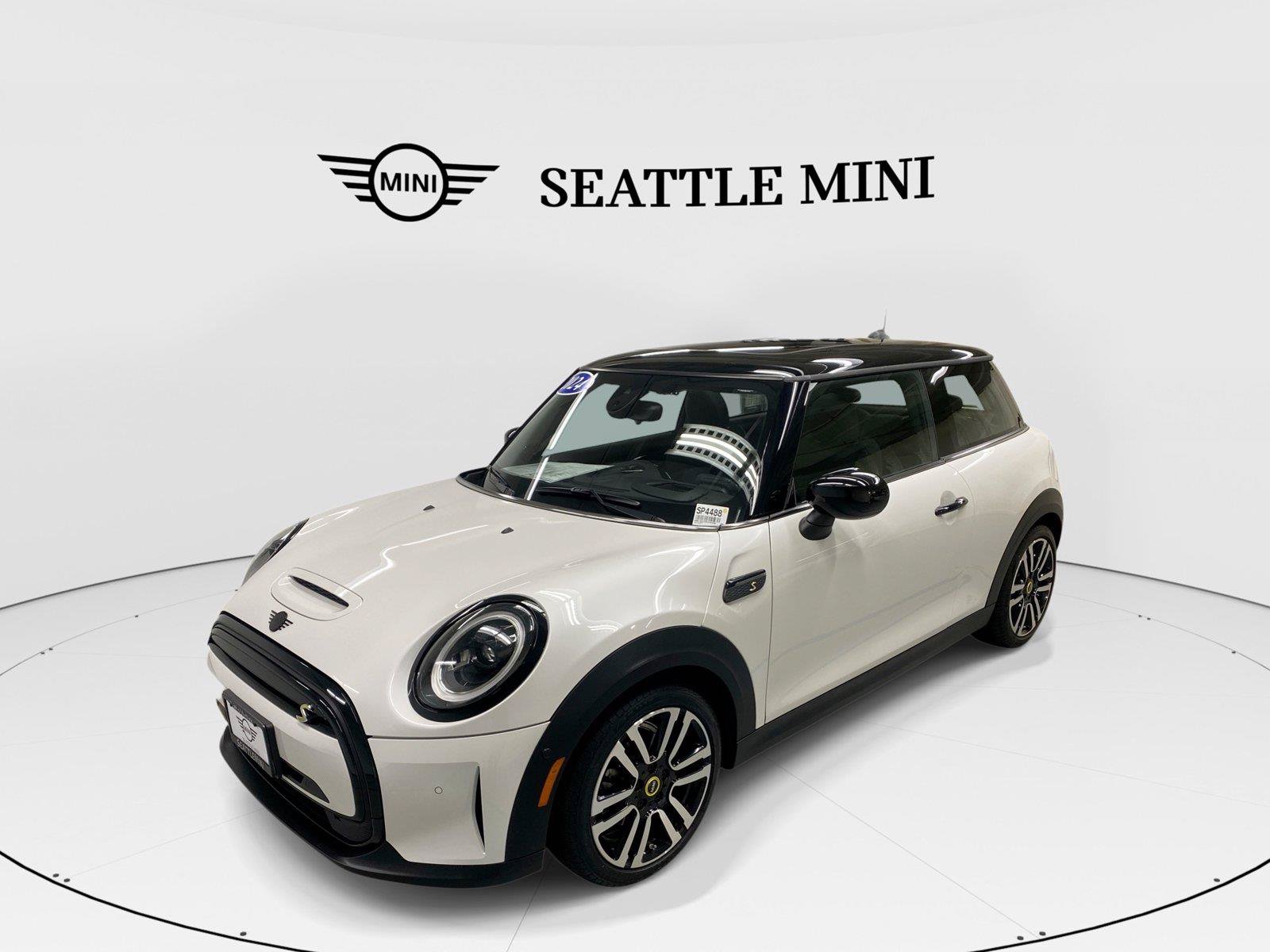 Used 2024 MINI Cooper SE FWD image 1