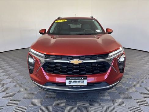 Used 2024 Chevrolet Trax LT w/ Driver Confidence Package FWD image 30