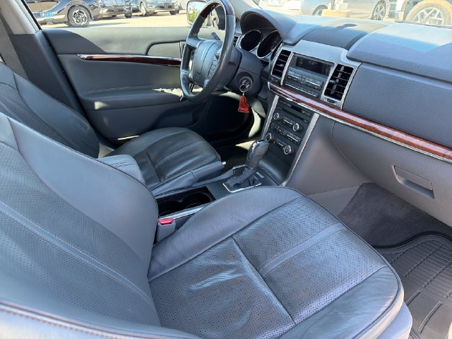 Used 2010 Lincoln MKZ FWD image 24