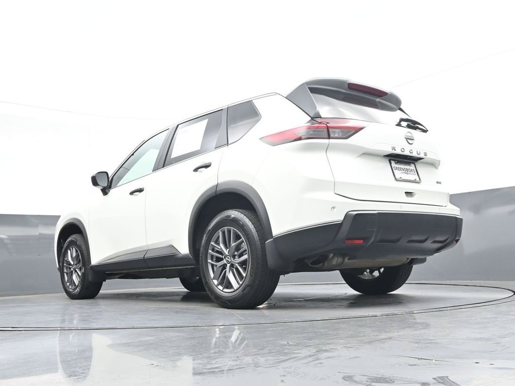 Used 2025 Nissan Rogue S AWD/4WD image 40