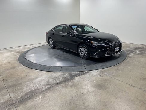 Used 2019 Lexus ES 350 image 4