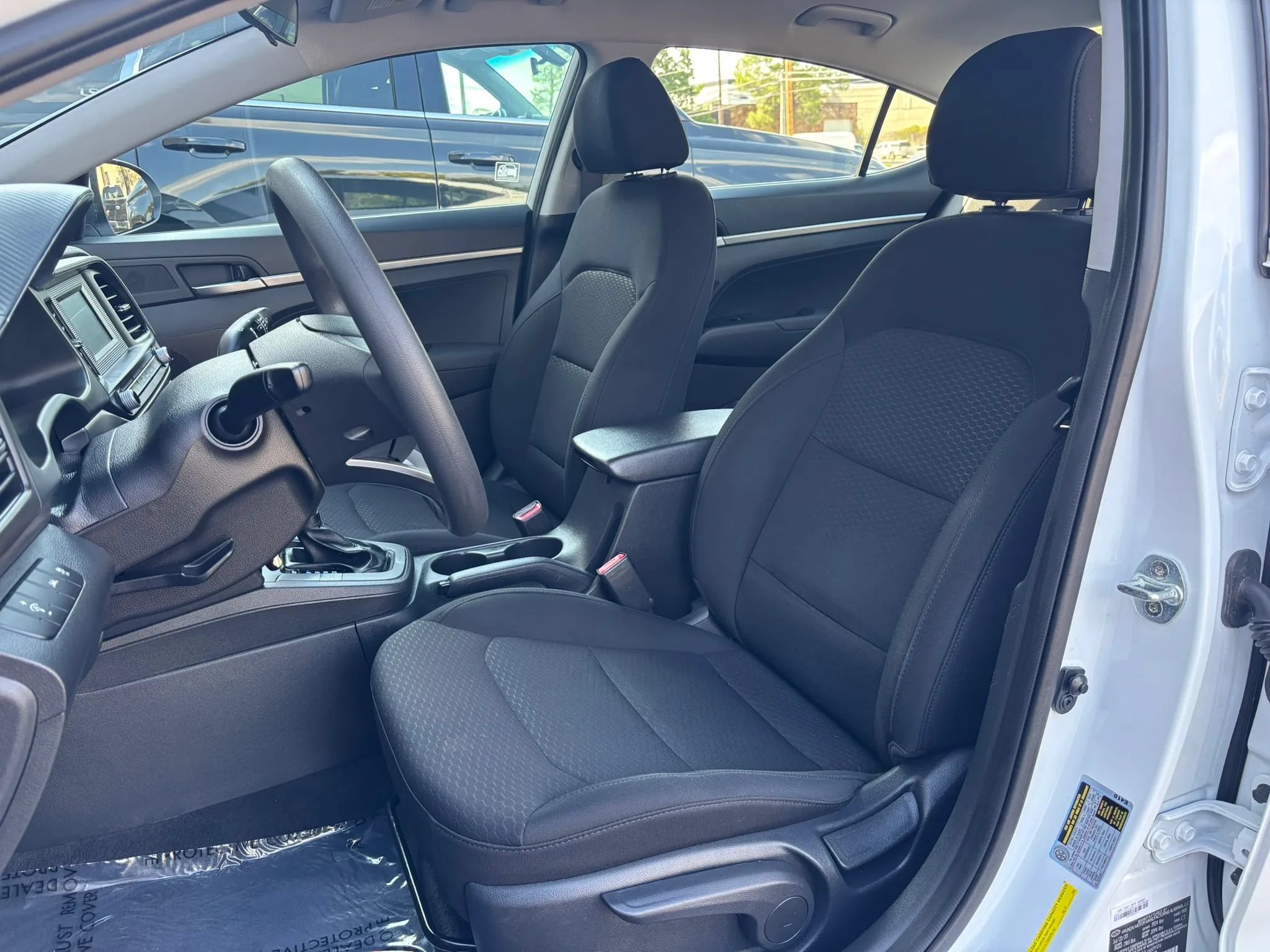 Used 2020 Hyundai Elantra SE w/ Cargo Package (C1) FWD image 14