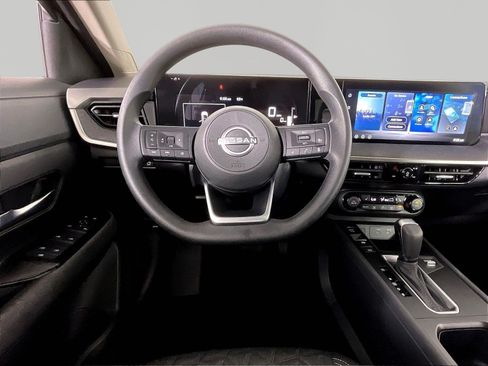 Used 2026 Nissan Kicks SV w/ SV Premium Package FWD image 8