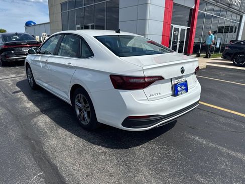 Used 2023 Volkswagen Jetta SE w/ Panoramic Sunroof Package FWD image 15