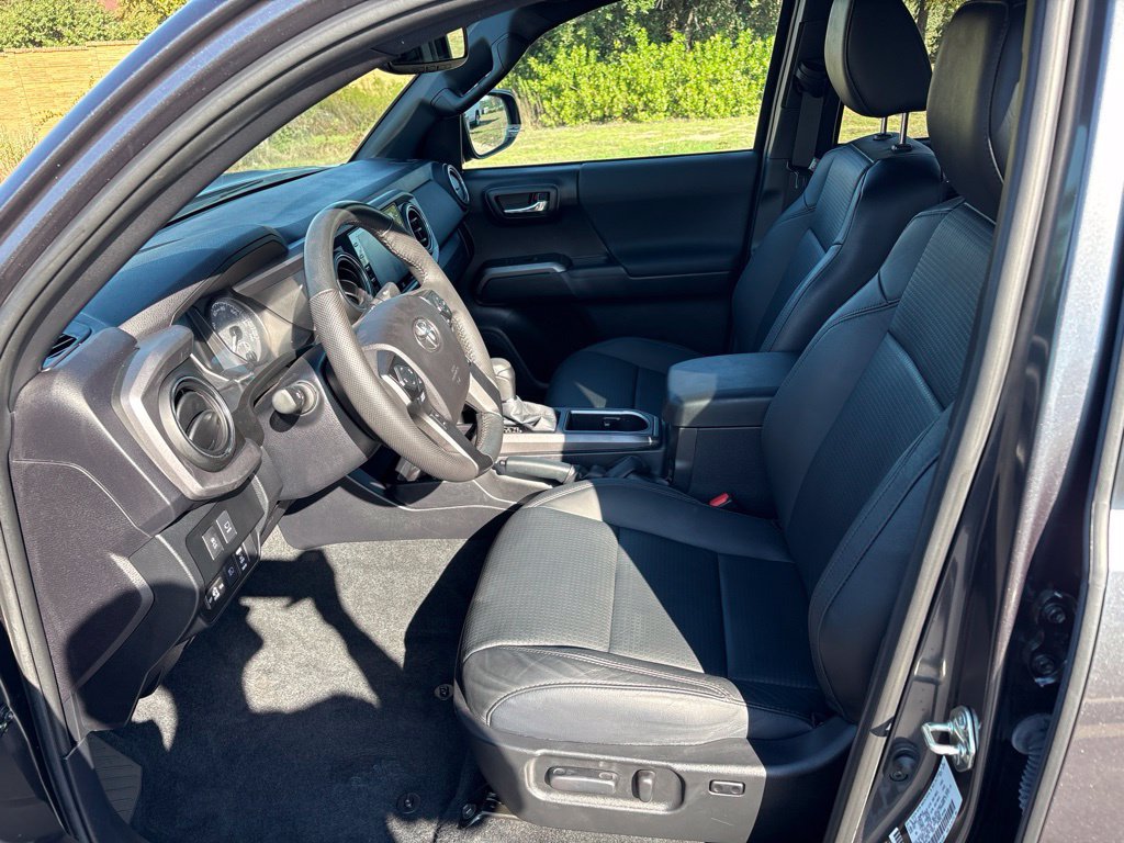 Used 2021 Toyota Tacoma TRD Off-Road w/ TRD Premium Off Road Package AWD/4WD image 15