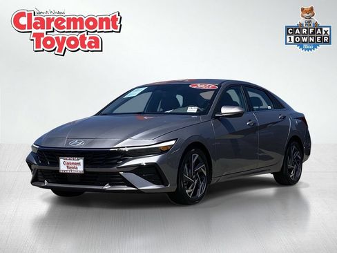 Used 2025 Hyundai Elantra SEL FWD image 1