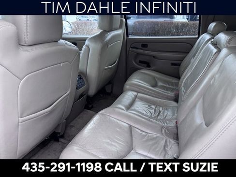 Used 2006 GMC Yukon XL SLT w/ SLT Preferred Equipment Group image 12