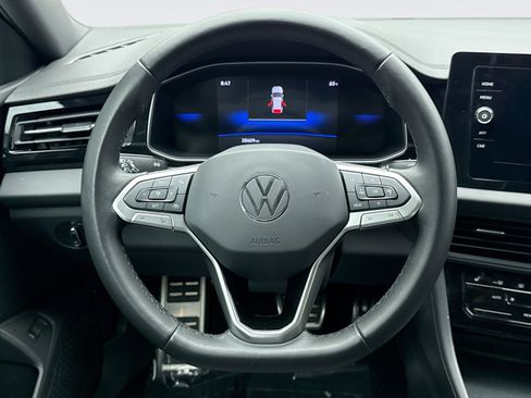 Used 2025 Volkswagen Jetta Sport FWD image 12