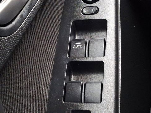 Used 2011 MAZDA MAZDA3 i Touring image 30