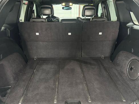 Used 2017 Jeep Grand Cherokee Overland AWD/4WD image 14