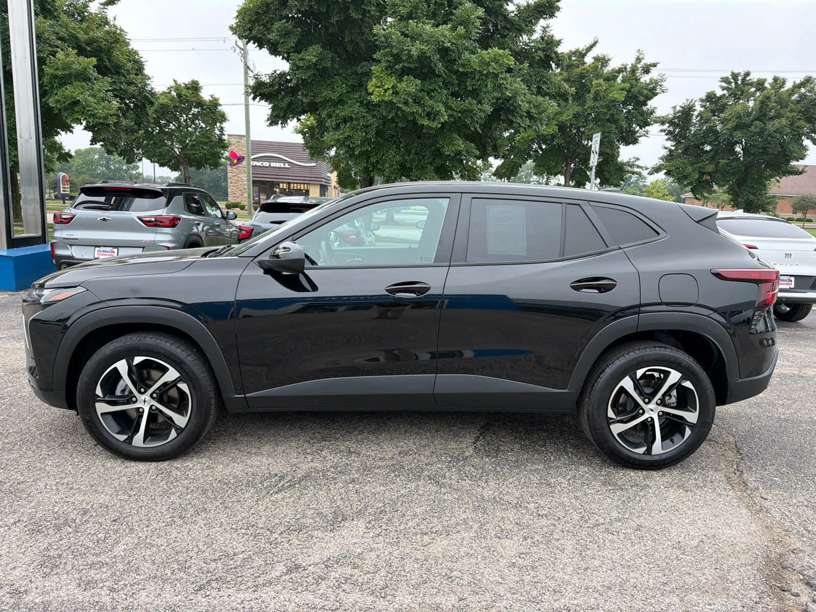 Used 2025 Chevrolet Trax RS w/ Driver Confidence Package FWD image 4