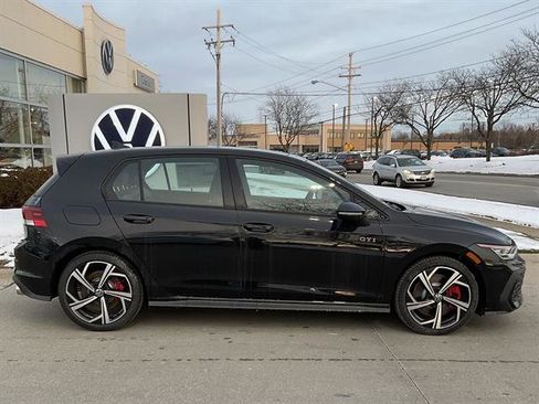 New 2026 Volkswagen GTI SE image 3