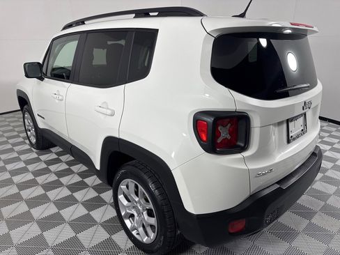 Used 2017 Jeep Renegade Latitude w/ Cold Weather Group image 8