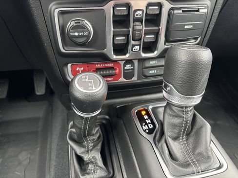 New 2026 Jeep Gladiator Sport AWD/4WD image 12