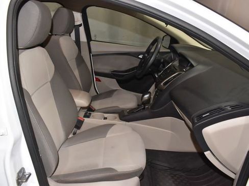 Used 2014 Ford Focus SE FWD image 23