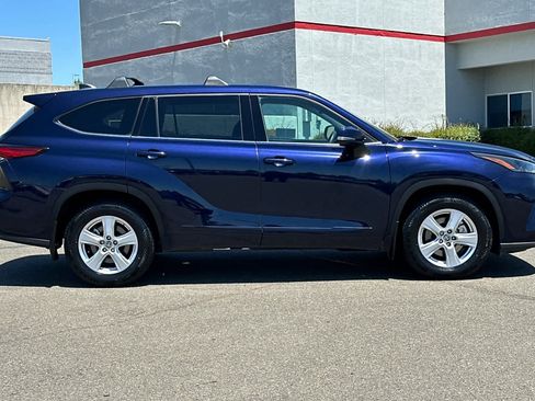 Used 2022 Toyota Highlander L AWD/4WD image 6