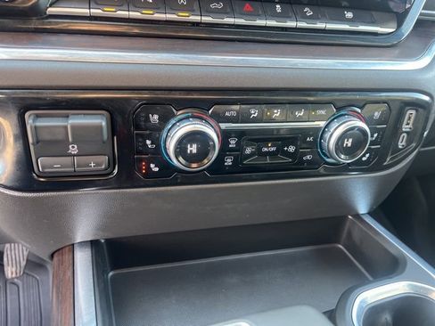 Used 2025 GMC Sierra 1500 SLT w/ SLT Premium Plus Package image 29