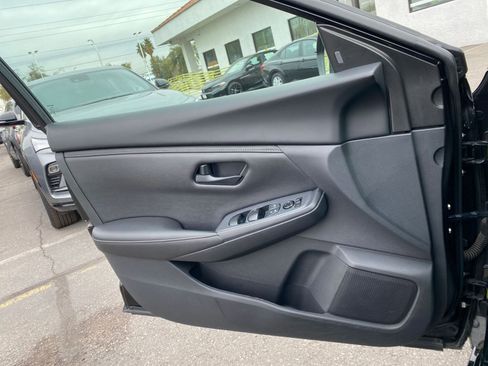 Used 2025 Nissan Sentra S image 18