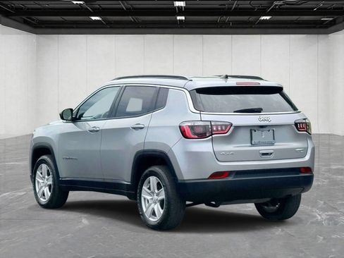 Used 2022 Jeep Compass Latitude w/ Convenience Group AWD/4WD image 7