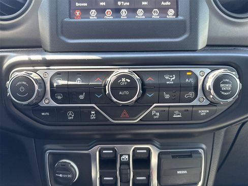 Used 2021 Jeep Gladiator Sport AWD/4WD image 17