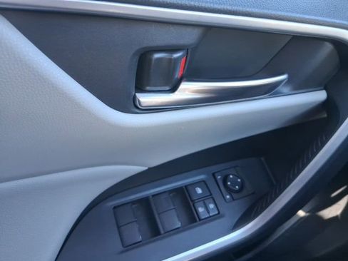 Used 2019 Toyota RAV4 XLE image 18