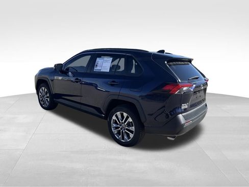 Used 2023 Toyota RAV4 XLE Premium image 4