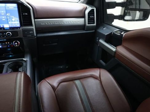 Used 2022 Ford F350 Platinum w/ FX4 Off-Road Package AWD/4WD image 98