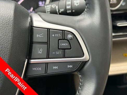 Used 2023 Toyota Highlander XLE image 22
