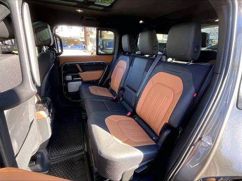 Used 2024 Land Rover Defender 130 X image 29