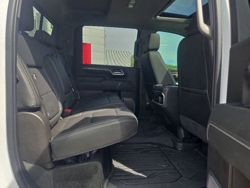 Used 2025 GMC Sierra 3500 Denali w/ Denali Reserve Package AWD/4WD image 32