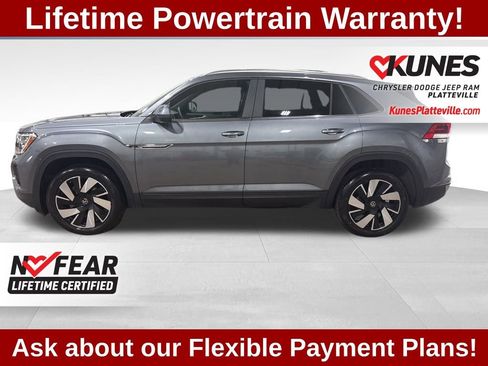 Used 2025 Volkswagen Atlas Cross Sport SE image 6