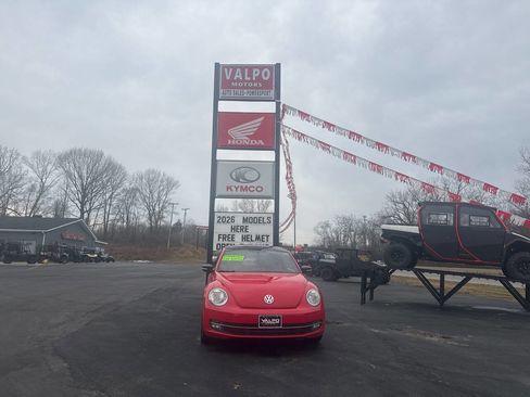 Used 2012 Volkswagen Beetle Launch Edition image 3