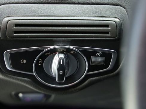 Used 2022 Mercedes-Benz GLC 300 w/ Premium Package Lite image 26