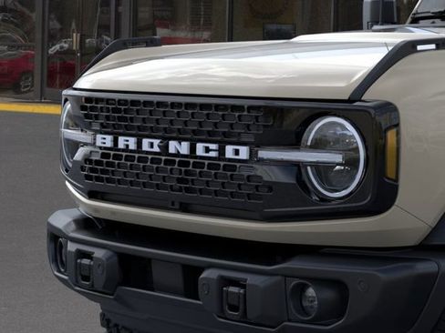 New 2025 Ford Bronco Badlands image 19