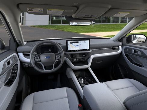New 2026 Ford Explorer Platinum w/ LUX Leather Package AWD/4WD image 9