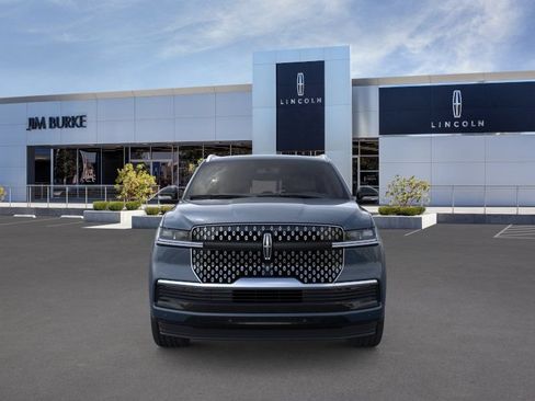 New 2026 Lincoln Navigator L Reserve AWD/4WD image 6
