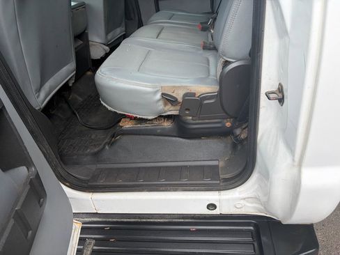 Used 2016 Ford F550 4x4 Crew Cab Super Duty image 34