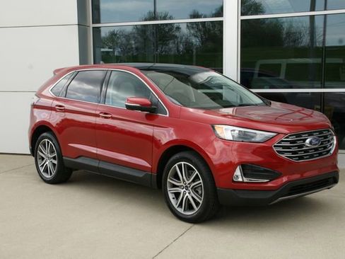 Certified 2022 Ford Edge Titanium w/ Class II Trailer Tow Package image 7