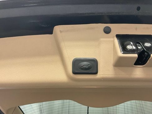 Used 2012 Buick Enclave Leather AWD/4WD image 24